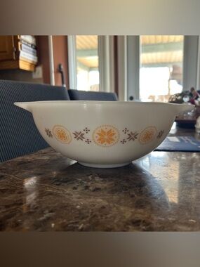 Vintage PYREX mixing bowl #444
